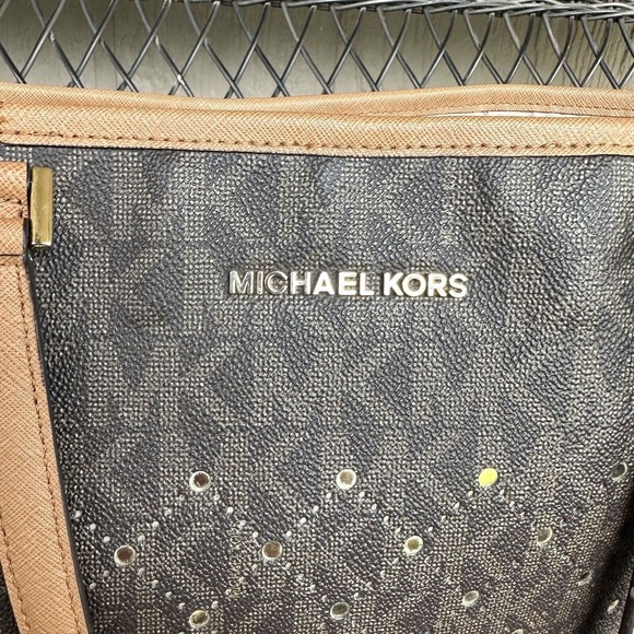 Michael Kors Jet Set Violet Small Carryall Tote Wallet Logo Perforated Leather - Picture 2 of 16